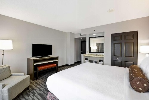 Embassy Suites Charlotte - image 34