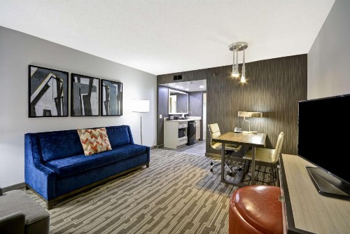 Embassy Suites Charlotte - image 38