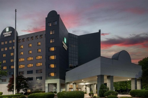 Embassy Suites Charlotte - image 4
