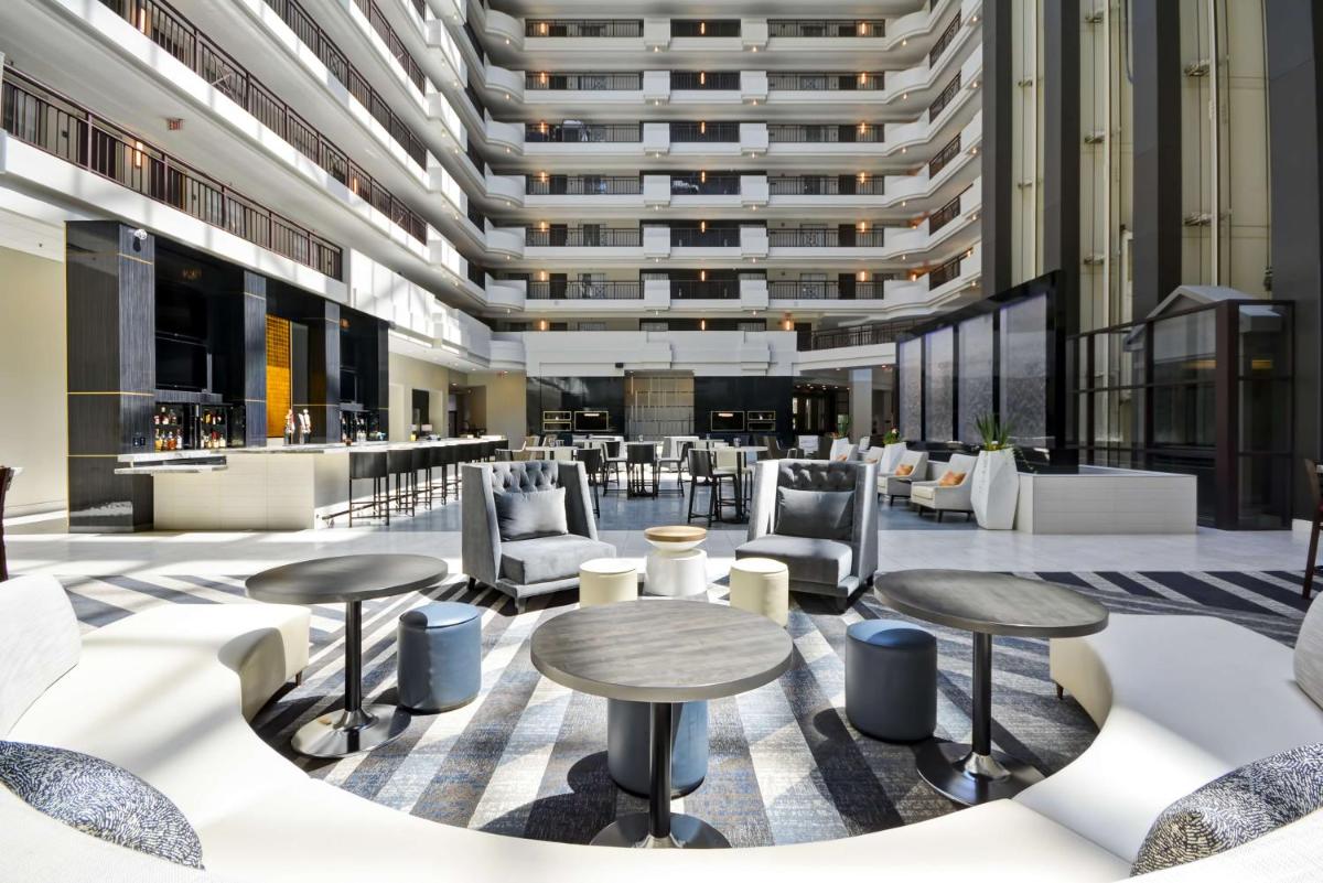 Embassy Suites Charlotte - image 5