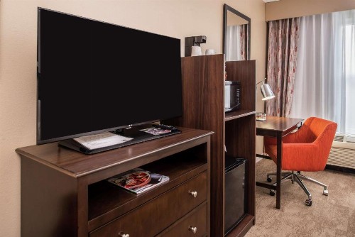 Hampton Inn & Suites Charlotte Arrowood - image 28