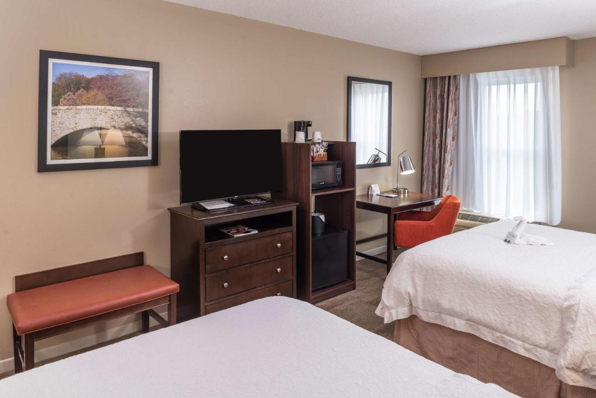 Hampton Inn & Suites Charlotte Arrowood - image 3