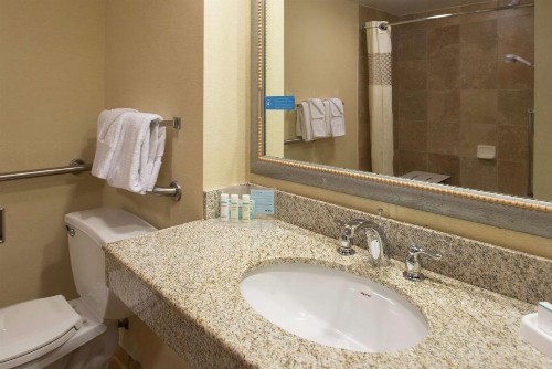 Hampton Inn & Suites Charlotte Arrowood - image 34