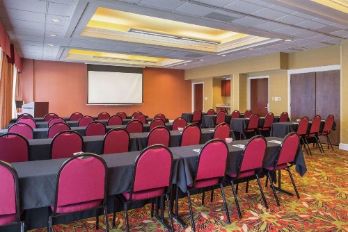 Hampton Inn & Suites Charlotte Arrowood - image 43