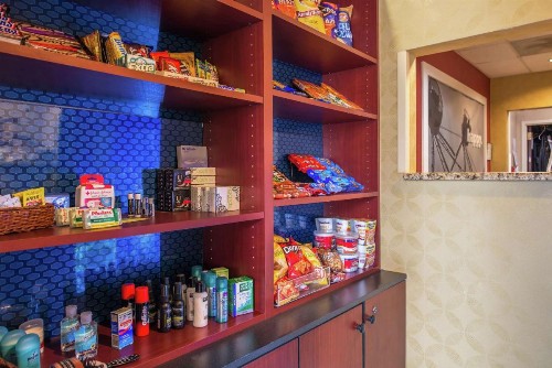 Hampton Inn & Suites Charlotte Arrowood - image 50
