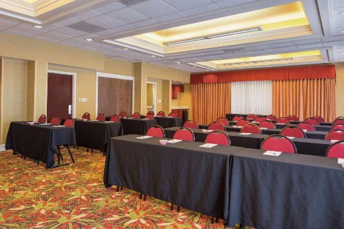 Hampton Inn & Suites Charlotte Arrowood - image 7