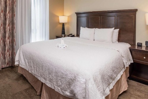 Hampton Inn & Suites Charlotte Arrowood - image 9