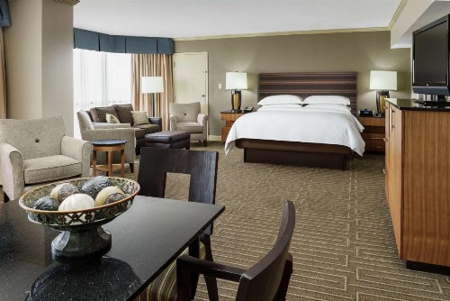 Hilton Charlotte University Place - image 12
