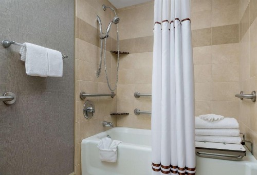 Hilton Charlotte University Place - image 15