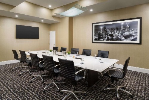 Hilton Charlotte University Place - image 26