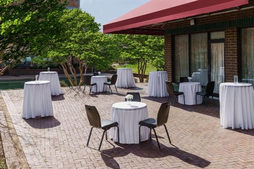Hilton Charlotte University Place - image 33