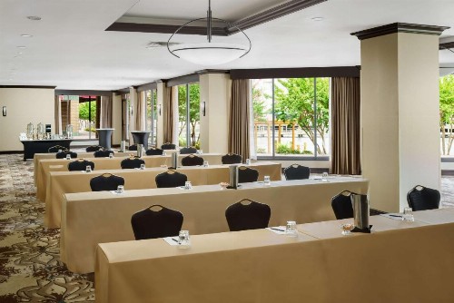 Hilton Charlotte University Place - image 35