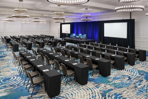 Hilton Charlotte University Place - image 5
