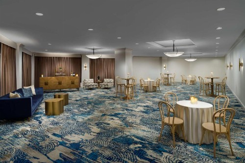 Hilton Charlotte University Place - image 9