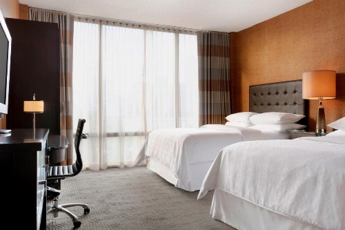 Sheraton Charlotte Hotel - image 10