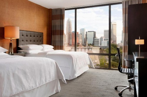 Sheraton Charlotte Hotel - image 11