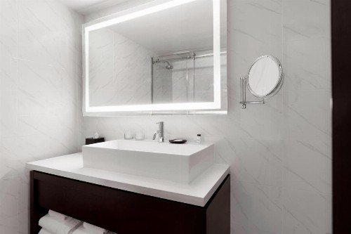 Sheraton Charlotte Hotel - image 17