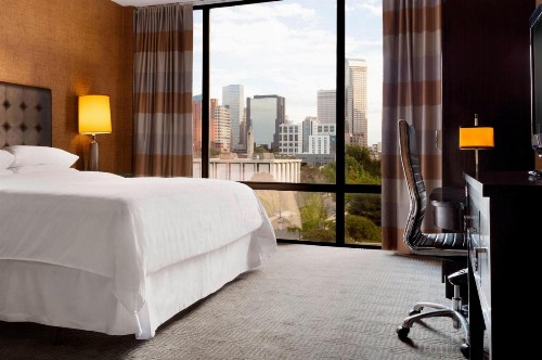 Sheraton Charlotte Hotel - image 27