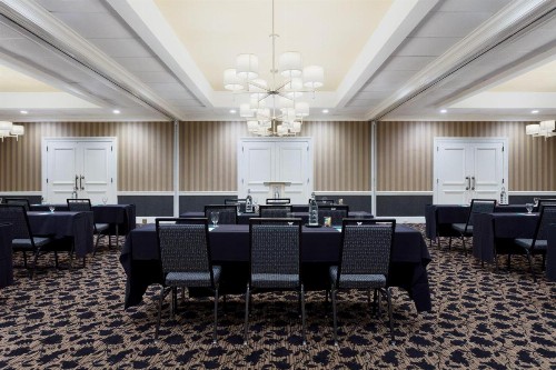 Sheraton Charlotte Hotel - image 33