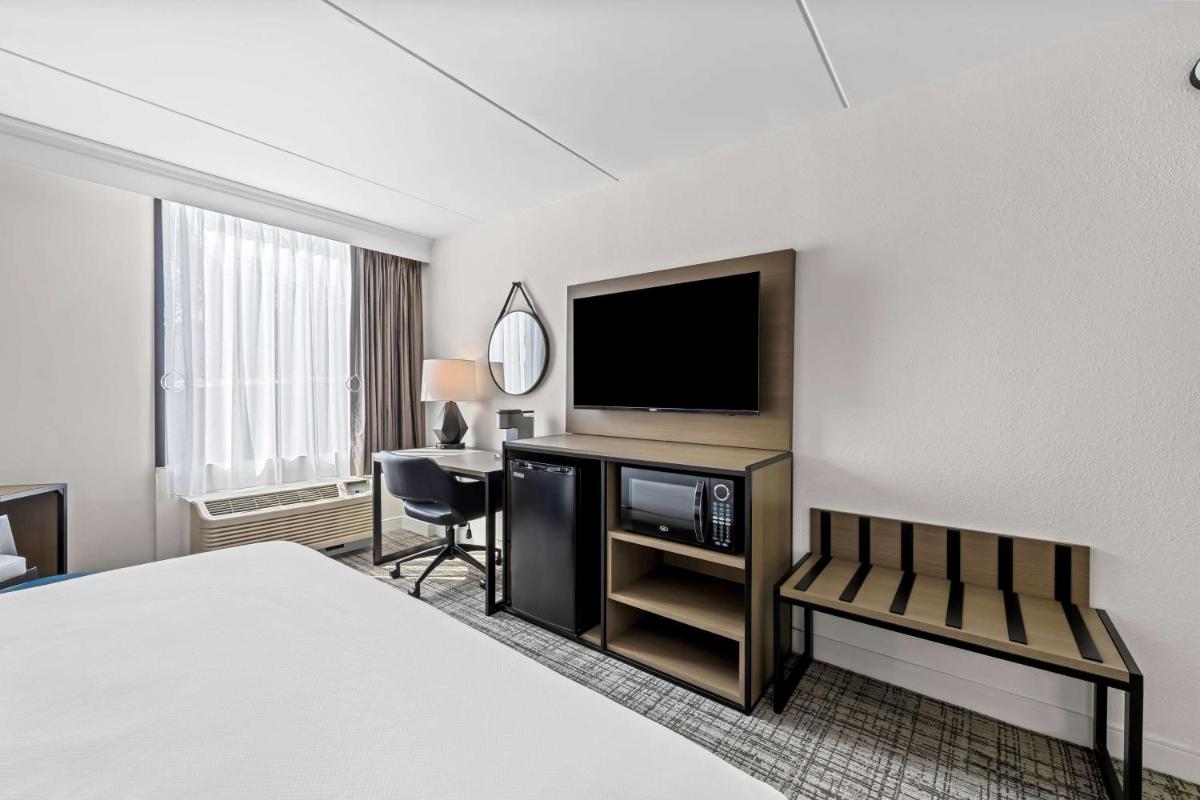 Best Western Sterling Hotel - Charlotte - image 5