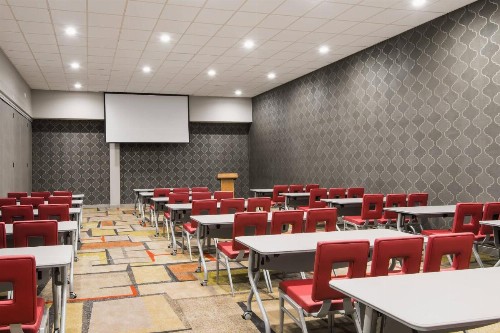 Fairfield Inn & Suites by Marriott Charlotte Uptown - image 29
