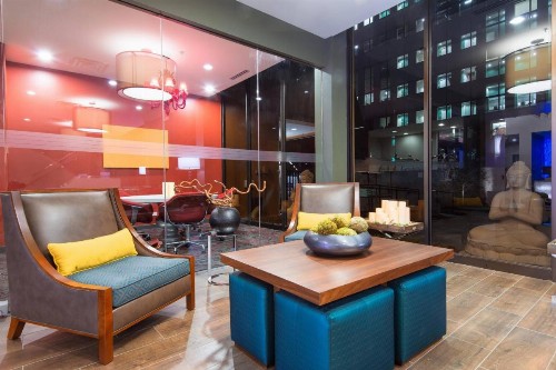 Fairfield Inn & Suites by Marriott Charlotte Uptown - image 3