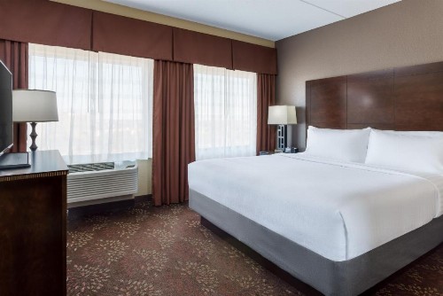 Holiday Inn Charlotte University an IHG Hotel - image 10