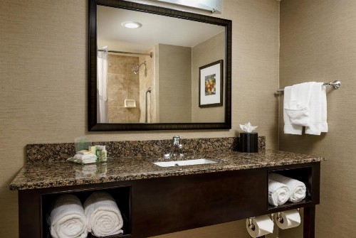 Holiday Inn Charlotte University an IHG Hotel - image 11