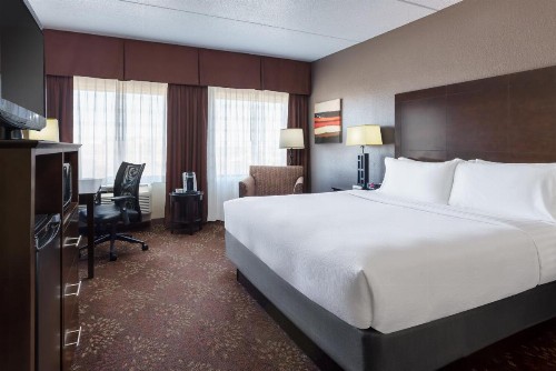 Holiday Inn Charlotte University an IHG Hotel - image 22