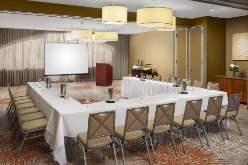 Holiday Inn Charlotte University an IHG Hotel - image 27