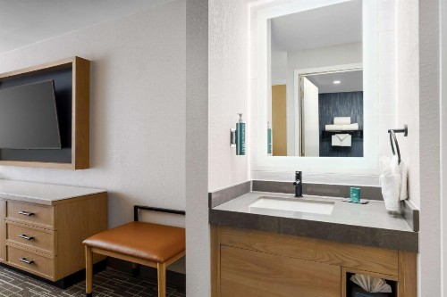 Holiday Inn Charlotte Center City an IHG Hotel - image 11