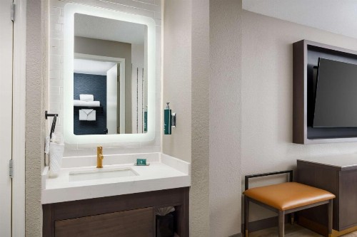 Holiday Inn Charlotte Center City an IHG Hotel - image 13