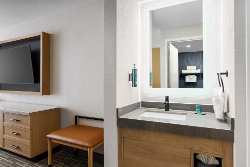 Holiday Inn Charlotte Center City an IHG Hotel - image 6
