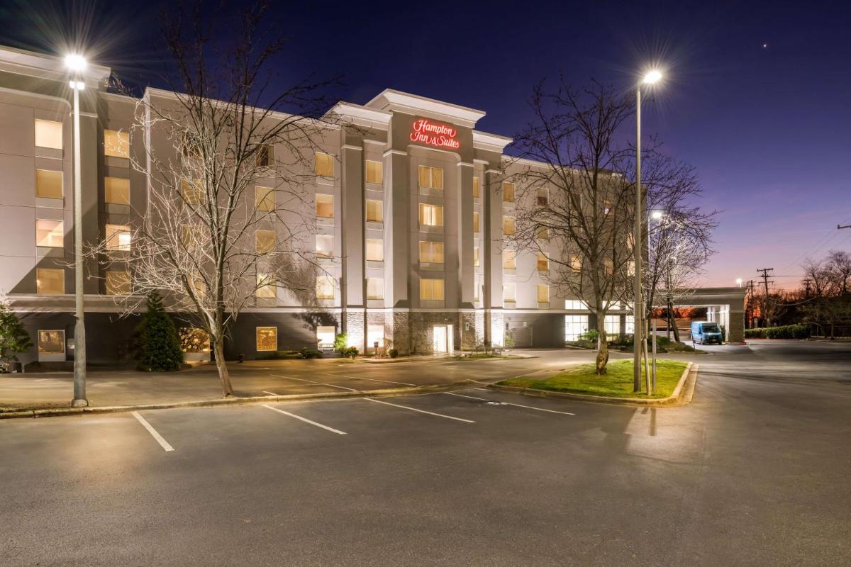 Hampton Inn & Suites Charlotte-Airport - main image