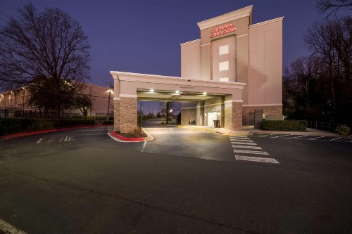 Hampton Inn & Suites Charlotte-Airport - image 20