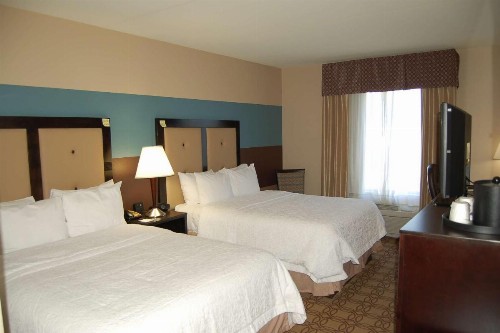 Hampton Inn & Suites Charlotte-Airport - image 28