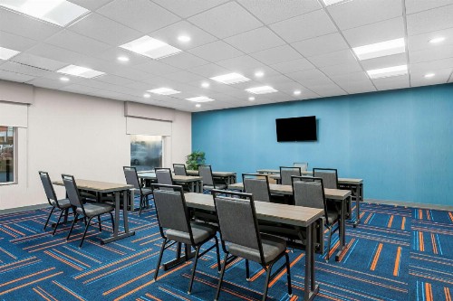 Hampton Inn & Suites Charlotte-Airport - image 35