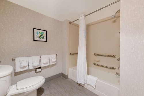 Hampton Inn & Suites Charlotte-Airport - image 39