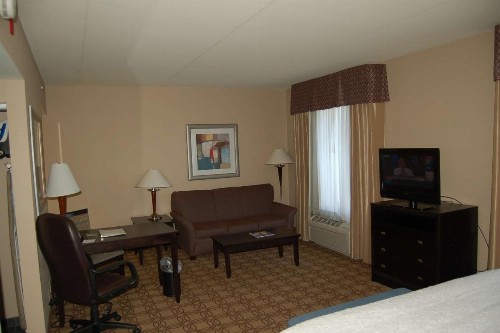Hampton Inn & Suites Charlotte-Airport - image 40