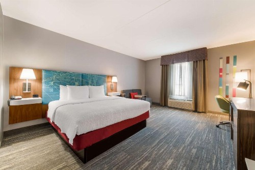 Hampton Inn & Suites Charlotte-Airport - image 44
