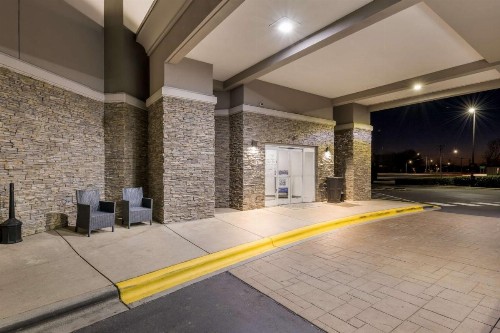 Hampton Inn & Suites Charlotte-Airport - image 46