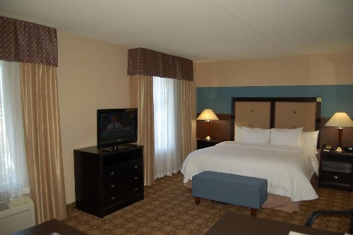 Hampton Inn & Suites Charlotte-Airport - image 48