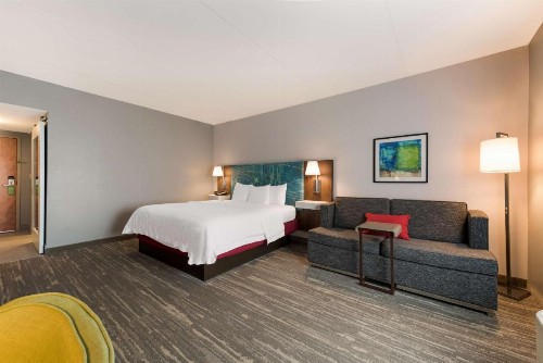 Hampton Inn & Suites Charlotte-Airport - image 49