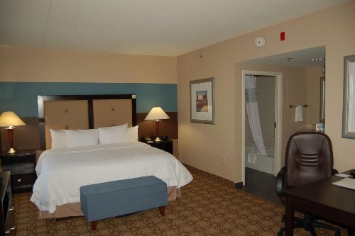 Hampton Inn & Suites Charlotte-Airport - image 50