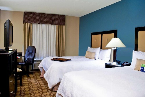 Hampton Inn & Suites Charlotte-Airport - image 8