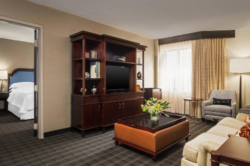 Sheraton Charlotte Airport - image 13