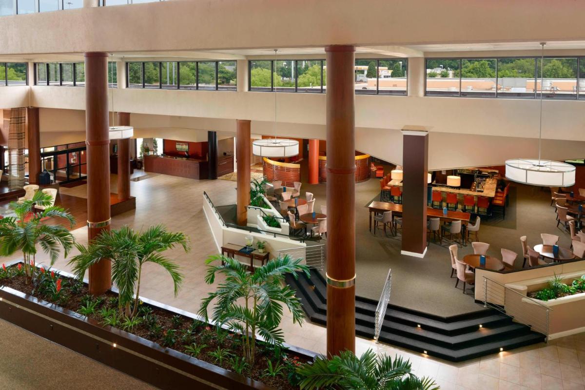 Sheraton Charlotte Airport - image 3