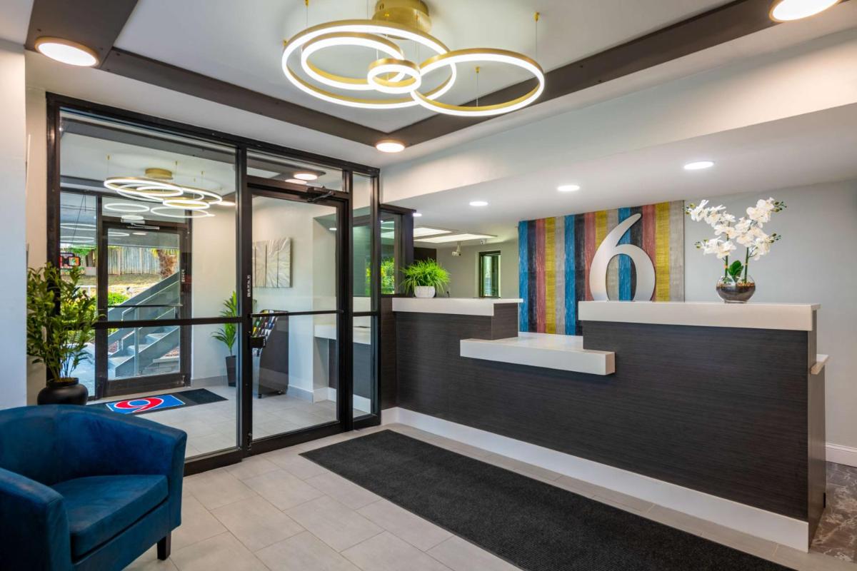 Motel 6-Charlotte NC - Coliseum - image 2