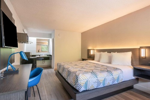 Motel 6-Charlotte NC - Coliseum - image 20