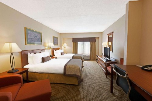 Wingate by Wyndham Charlotte Airport - image 12